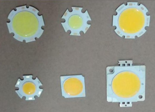 cree燈珠和led燈珠有什么區(qū)別(SMD燈珠和COB燈珠區(qū)別)